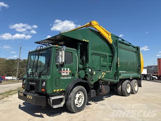 Mack MR690S 塵芥車、パッカー車
