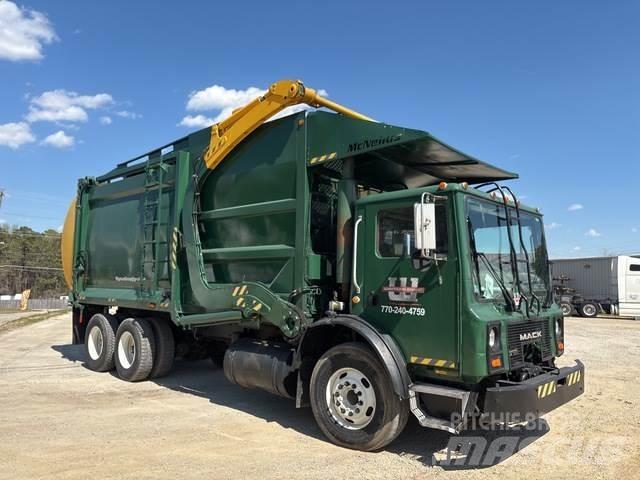 Mack MR690S 塵芥車、パッカー車