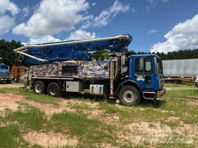 Mack MRU613 コンクリートポンプ車