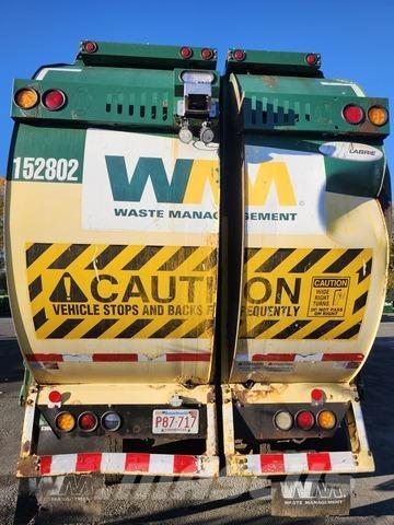 Mack MRU613 塵芥車、パッカー車