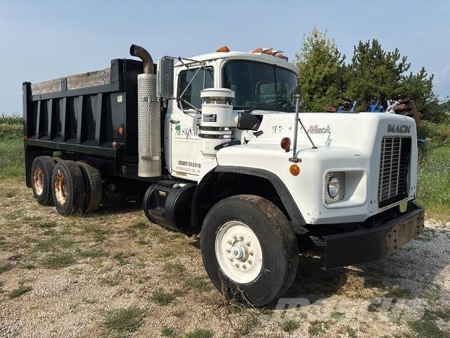 Mack RB690S ダンプ