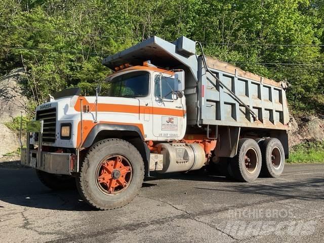 Mack RD686SX ダンプ