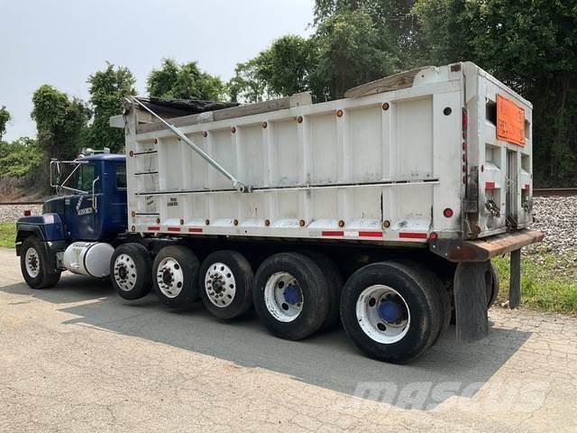 Mack RD688S ダンプ