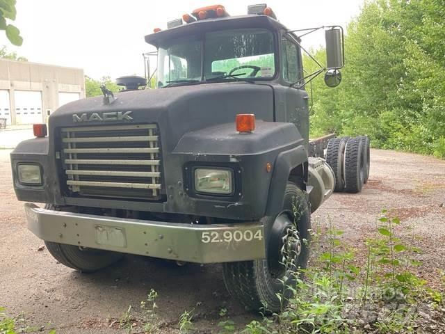 Mack RD688S キャビン及び内装