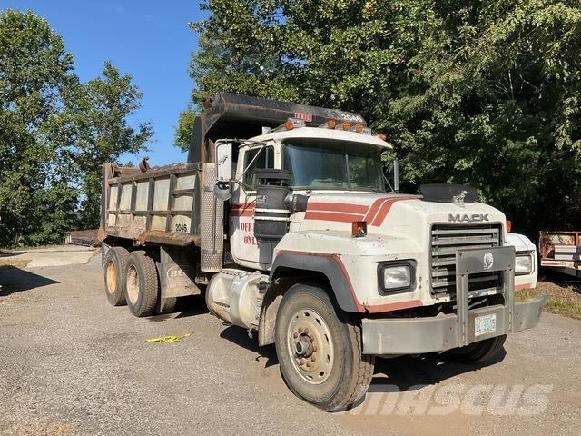 Mack RD688S ダンプ