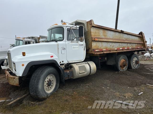 Mack RD688S ダンプ
