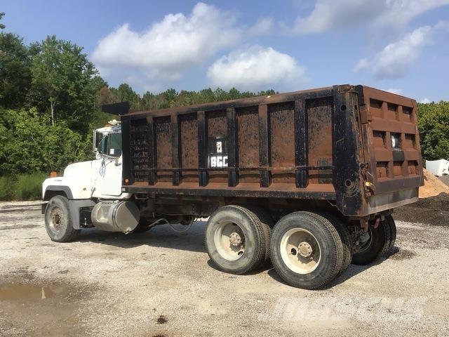 Mack RD688S ダンプ