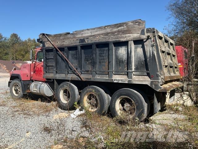 Mack RD688S ダンプ