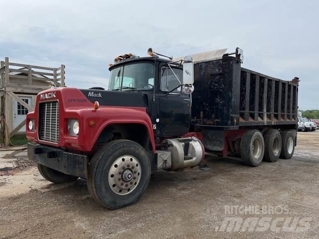Mack RD690S ダンプ