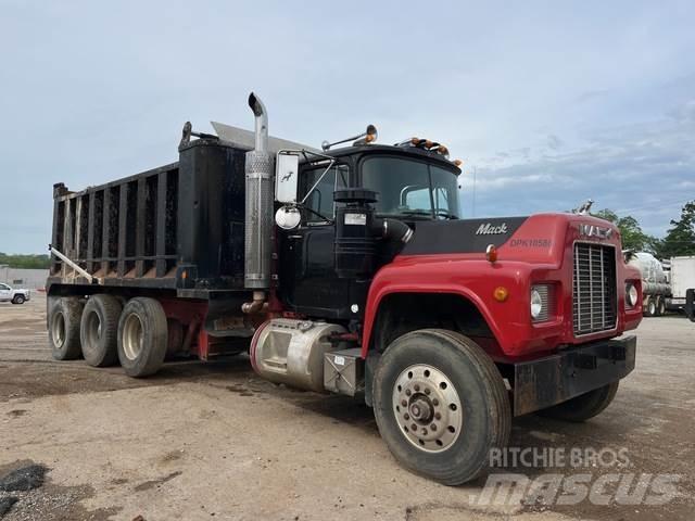 Mack RD690S ダンプ