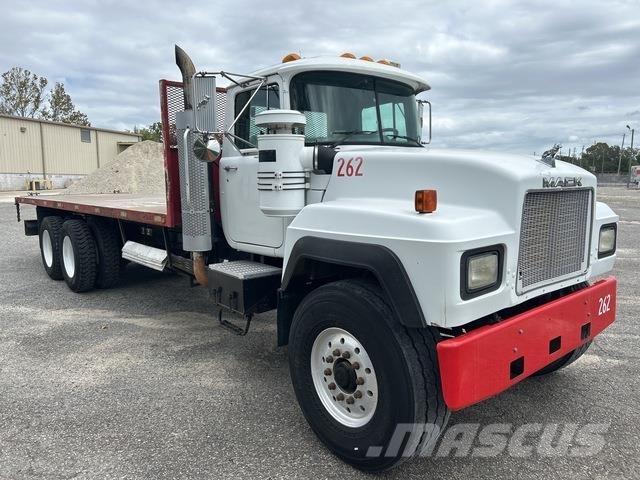 Mack RD690S 平ボディー