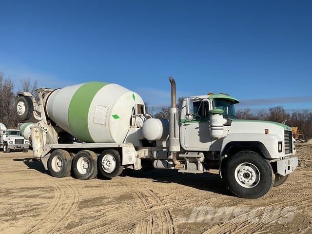 Mack RD690S その他トラック