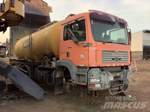 MAN 33.363 給水車