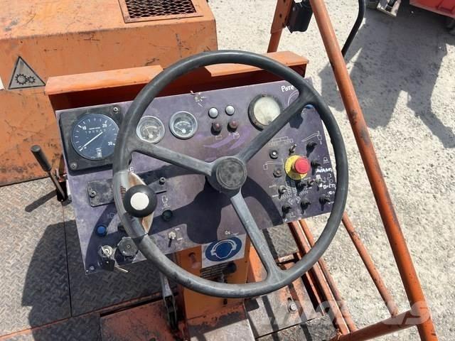 Marini P176 アスファルトフィニッシャ