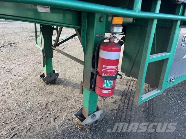 MaxiTrans  カーテンサイダートレーラー