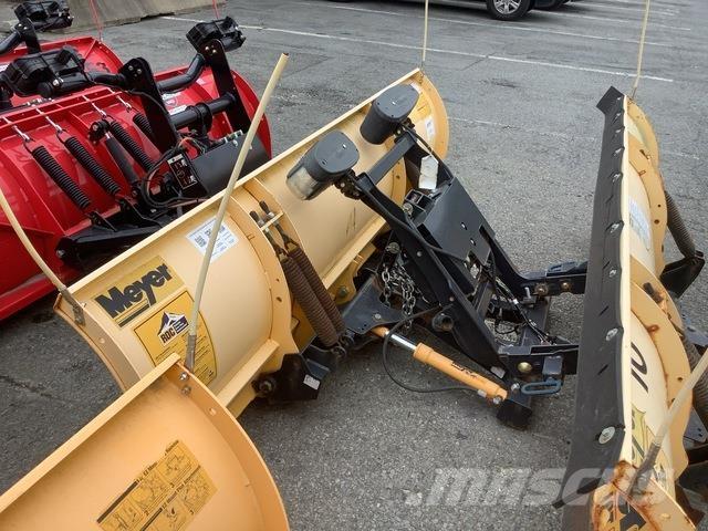 Meyer LP-8.5 スノーブレードとプラウ