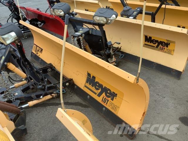 Meyer LP-9.0 スノーブレードとプラウ