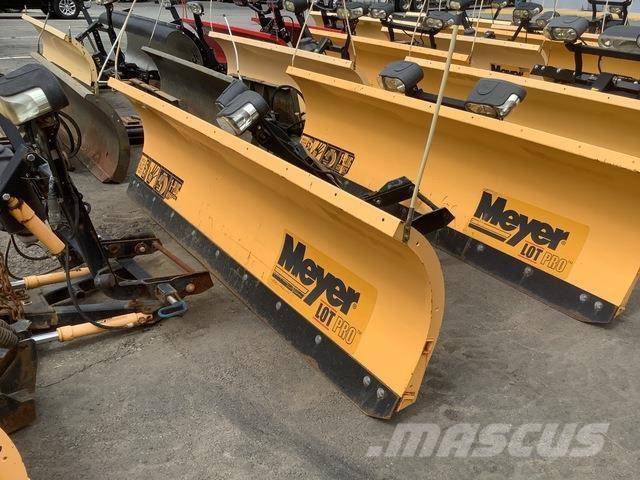Meyer LP-9.0 スノーブレードとプラウ
