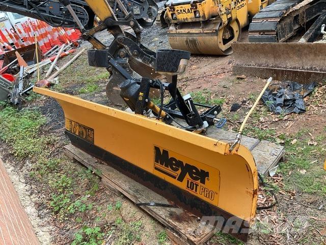 Meyer LP8.5 スノーブレードとプラウ