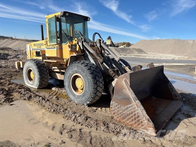 Michigan L90 ホイールローダー・タイヤショベル