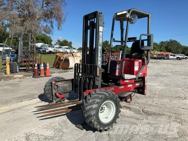 Moffett M5500 トラック積載用フォークリフト
