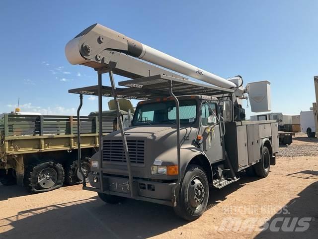 Navistar 4700 トラック高所作業車