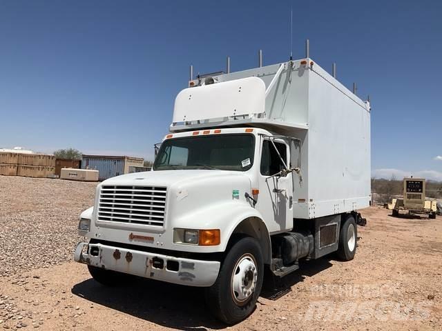 Navistar 4700 ボックスボディー、ウイング、箱車