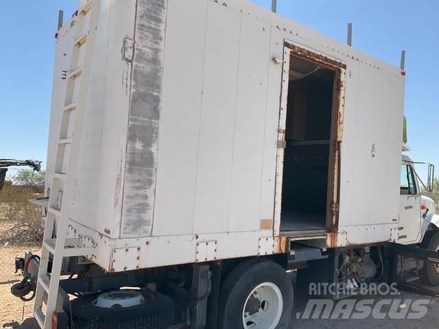 Navistar 4700 ボックスボディー、ウイング、箱車
