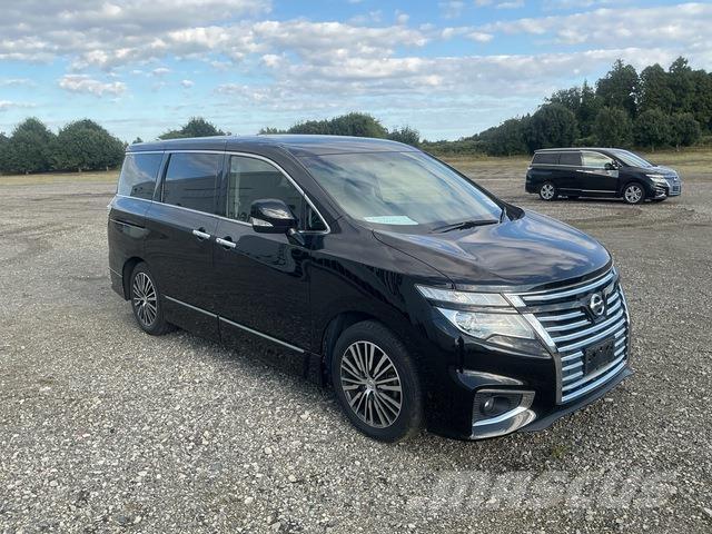 Nissan Elgrand マイクロバス