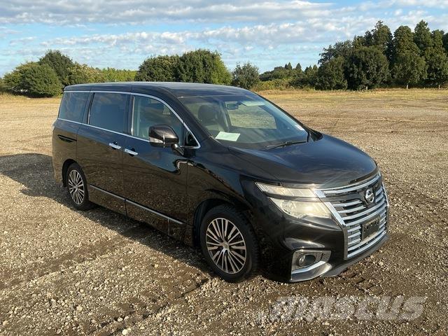 Nissan Elgrand マイクロバス