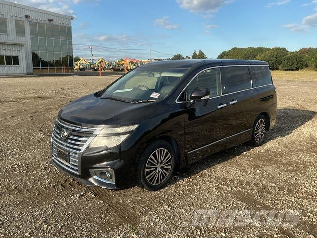 Nissan Elgrand マイクロバス
