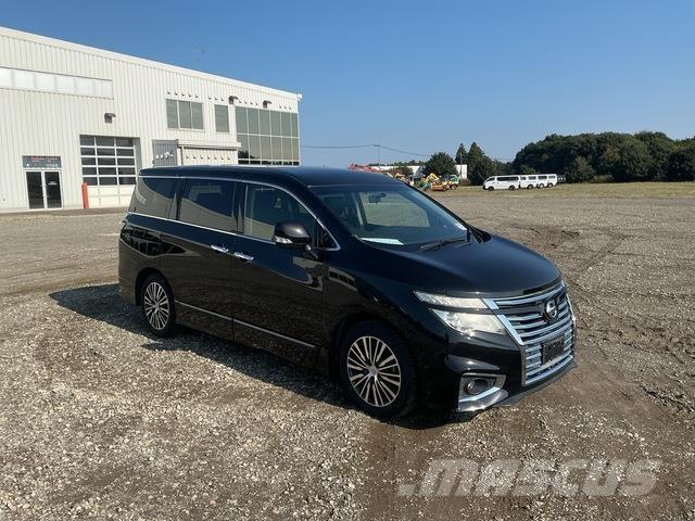Nissan Elgrand マイクロバス