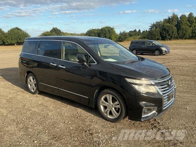 Nissan Elgrand マイクロバス