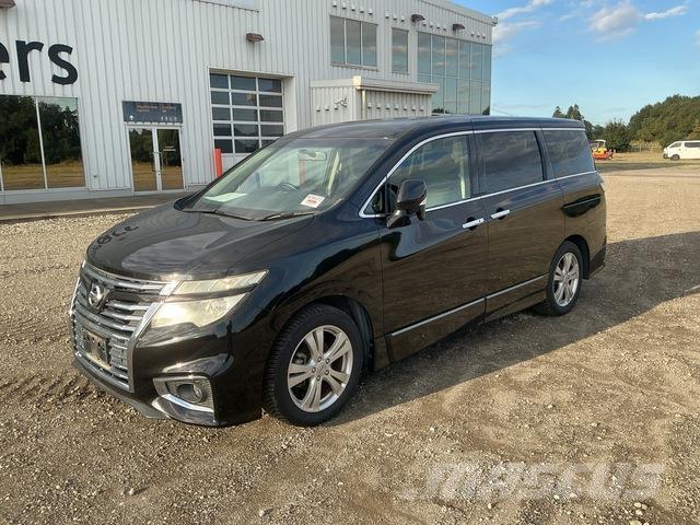 Nissan Elgrand マイクロバス