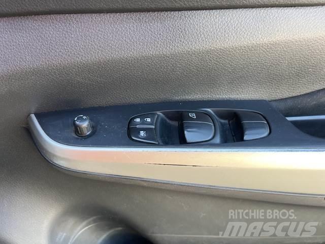 Nissan Navara ピックアップ／ドロップサイド