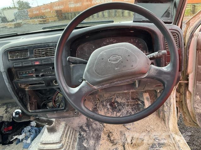 Nissan Navara ピックアップ／ドロップサイド