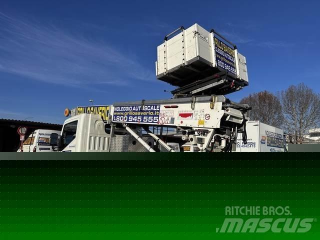 Nissan NT400 トラック高所作業車