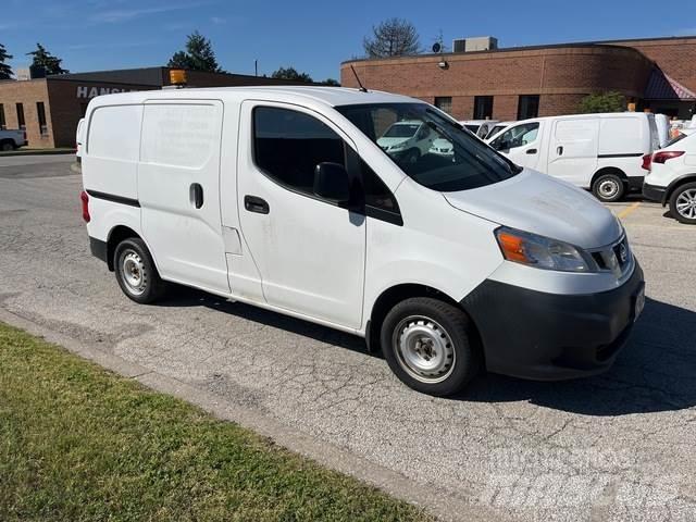 Nissan NV200 パネルバン