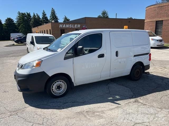 Nissan NV200 パネルバン