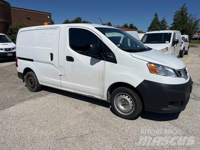 Nissan NV200 パネルバン