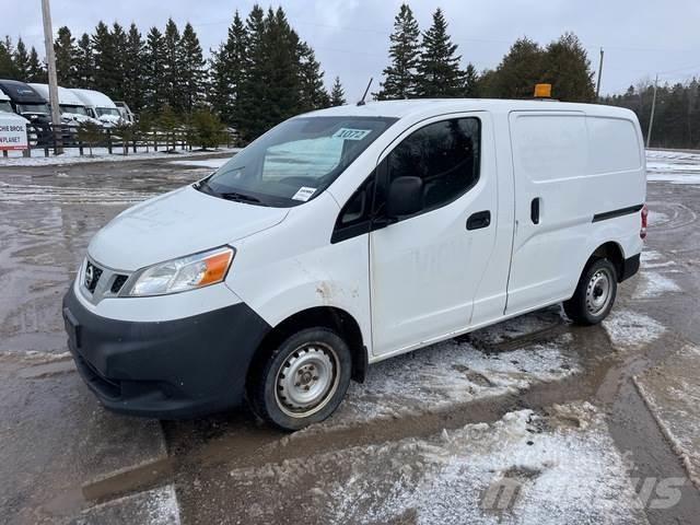 Nissan NV200 パネルバン