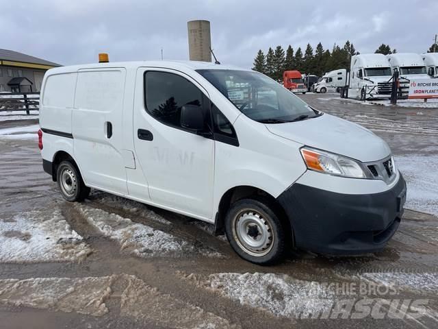 Nissan NV200 パネルバン