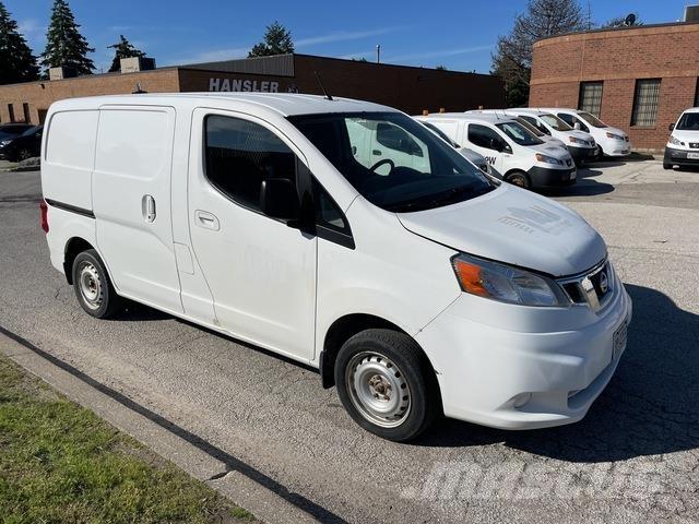 Nissan NV200 パネルバン