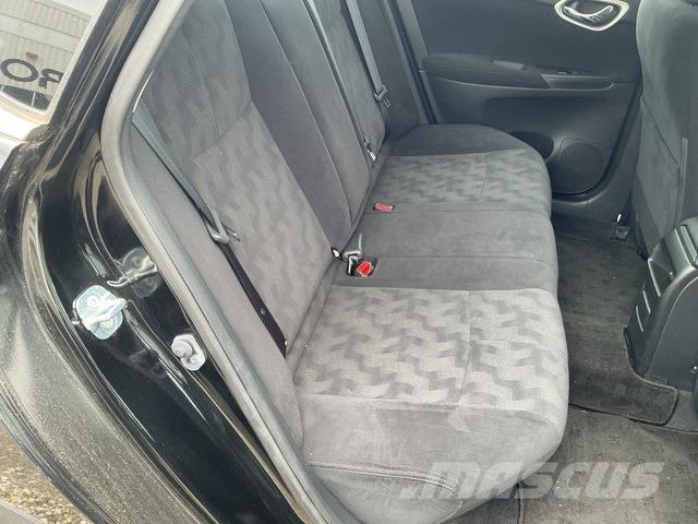 Nissan SYLPHY 自動車
