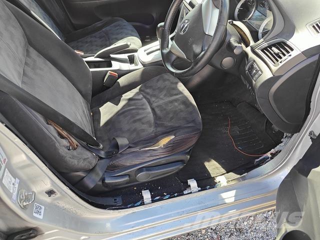 Nissan SYLPHY 自動車