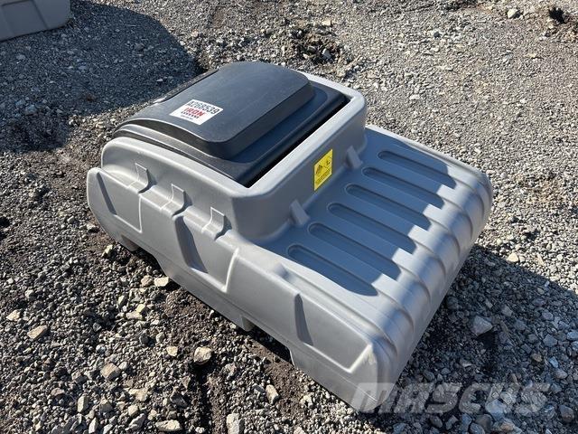  Olsen DD200 燃料タンクと添加剤用タンク