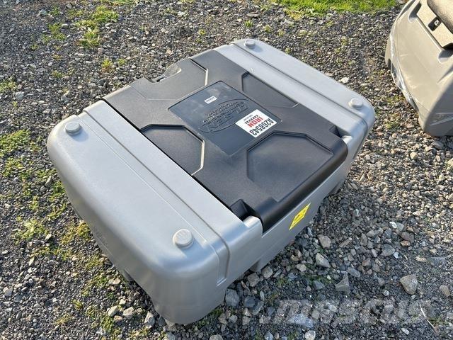  Olsen DD210 燃料タンクと添加剤用タンク