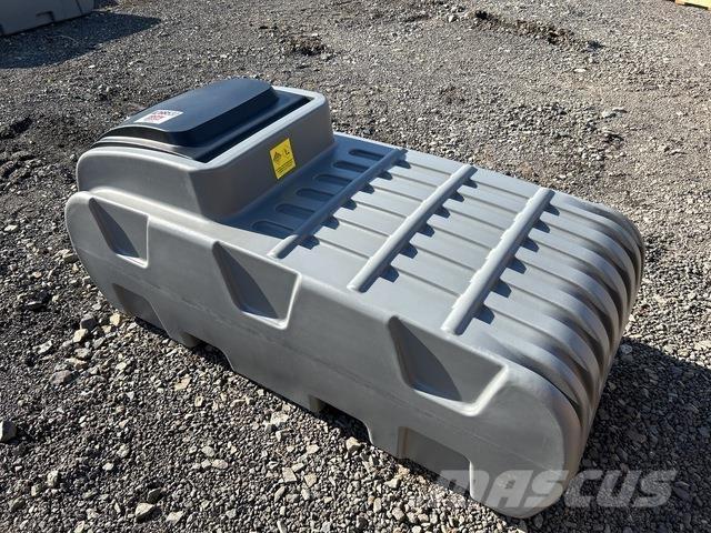  Olsen DD500 燃料タンクと添加剤用タンク