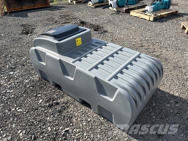  Olsen DD500 燃料タンクと添加剤用タンク