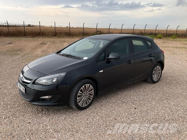 Opel Astra 自動車